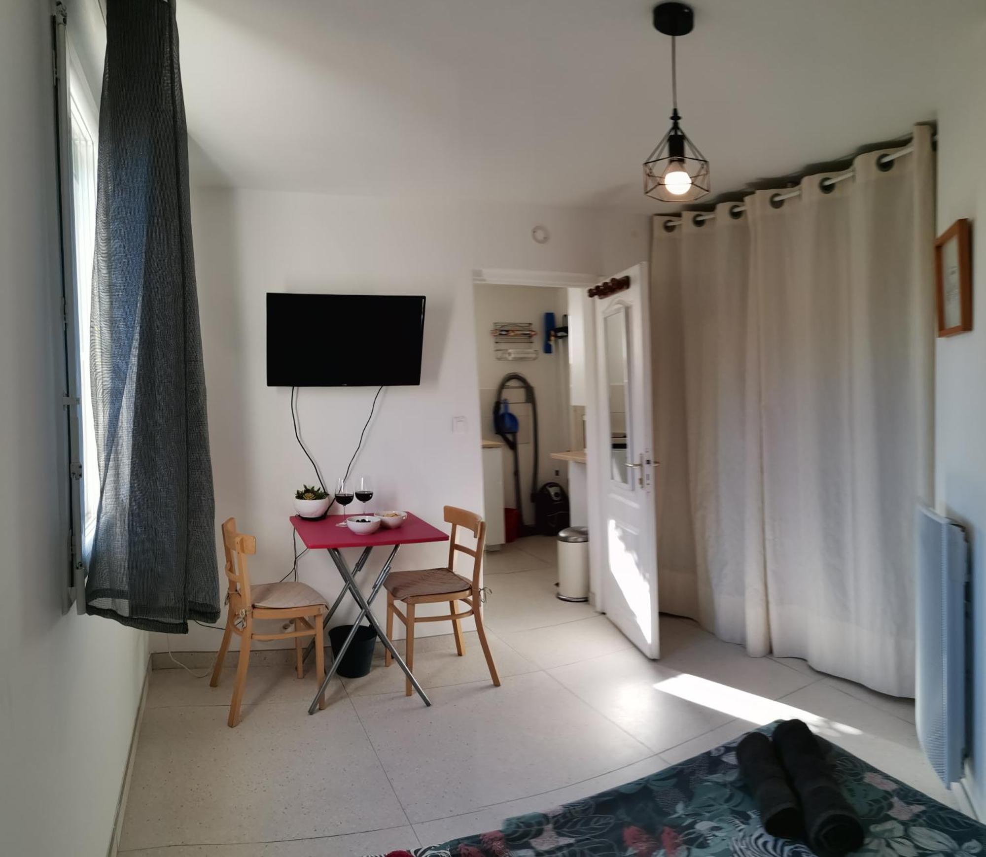 Studio Dans La Villa Les Cigales Лезиньян-Корбьер Экстерьер фото